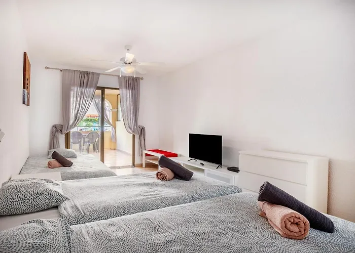 Daire Castle Harbour Cozy Heated Pool Cristianos Lovetenerife *